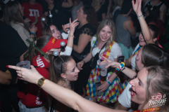 partygraf_DSC06387_Nutzung-Social-Media-800px-mit-Logo_4195d023_