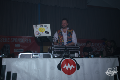 partygraf_DSC06687_Nutzung-Social-Media-800px-mit-Logo_52114f28_